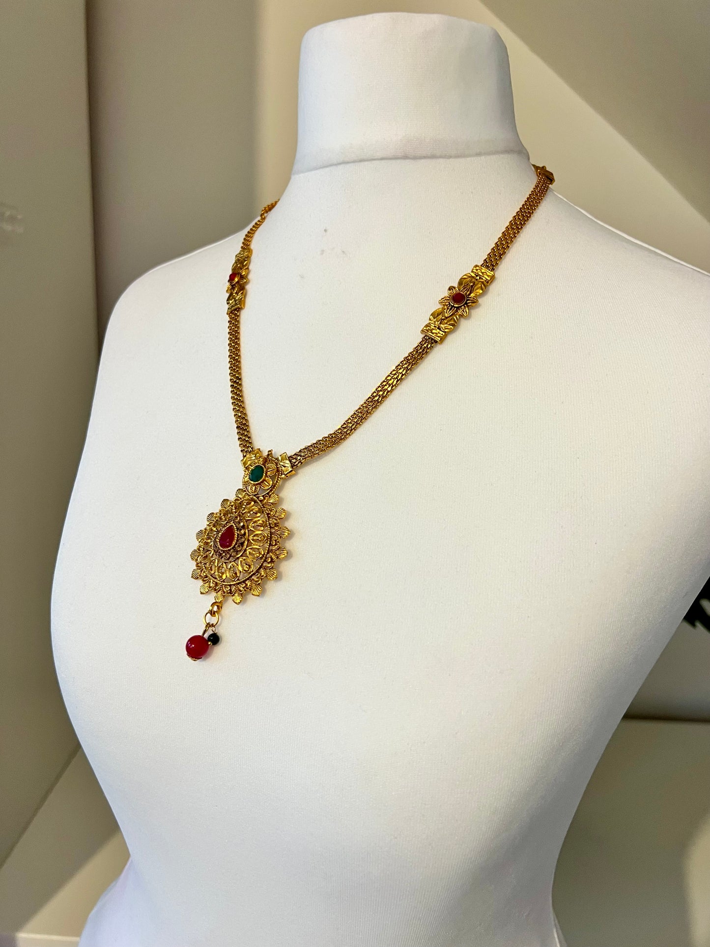 THAVEENA - long golden antique style necklace N3242