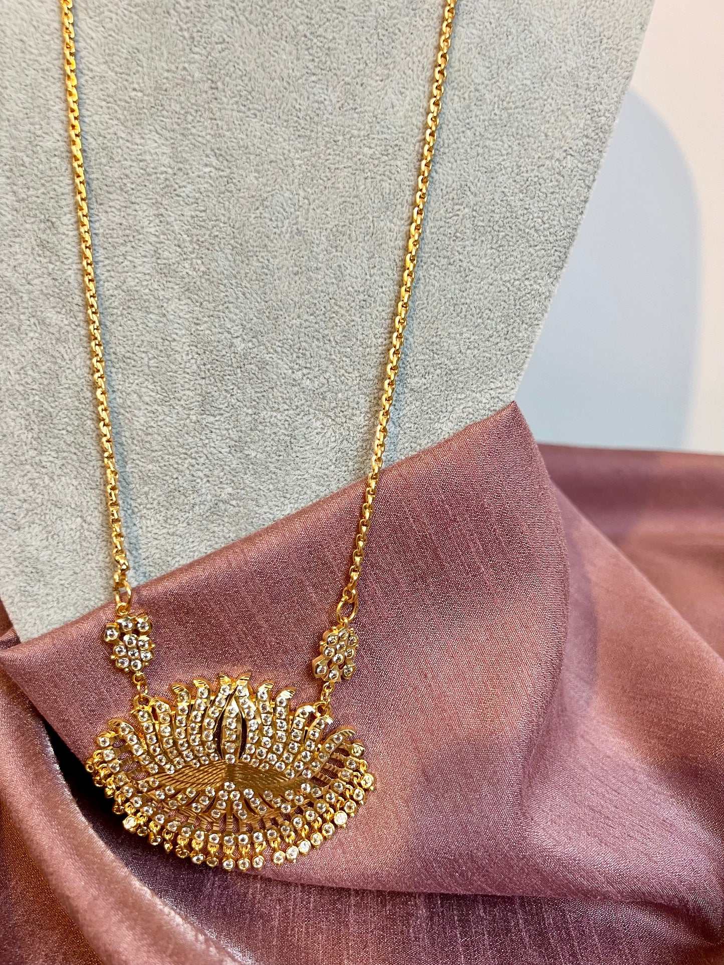 VAISHU - Long pathakam necklace in white stones N3179