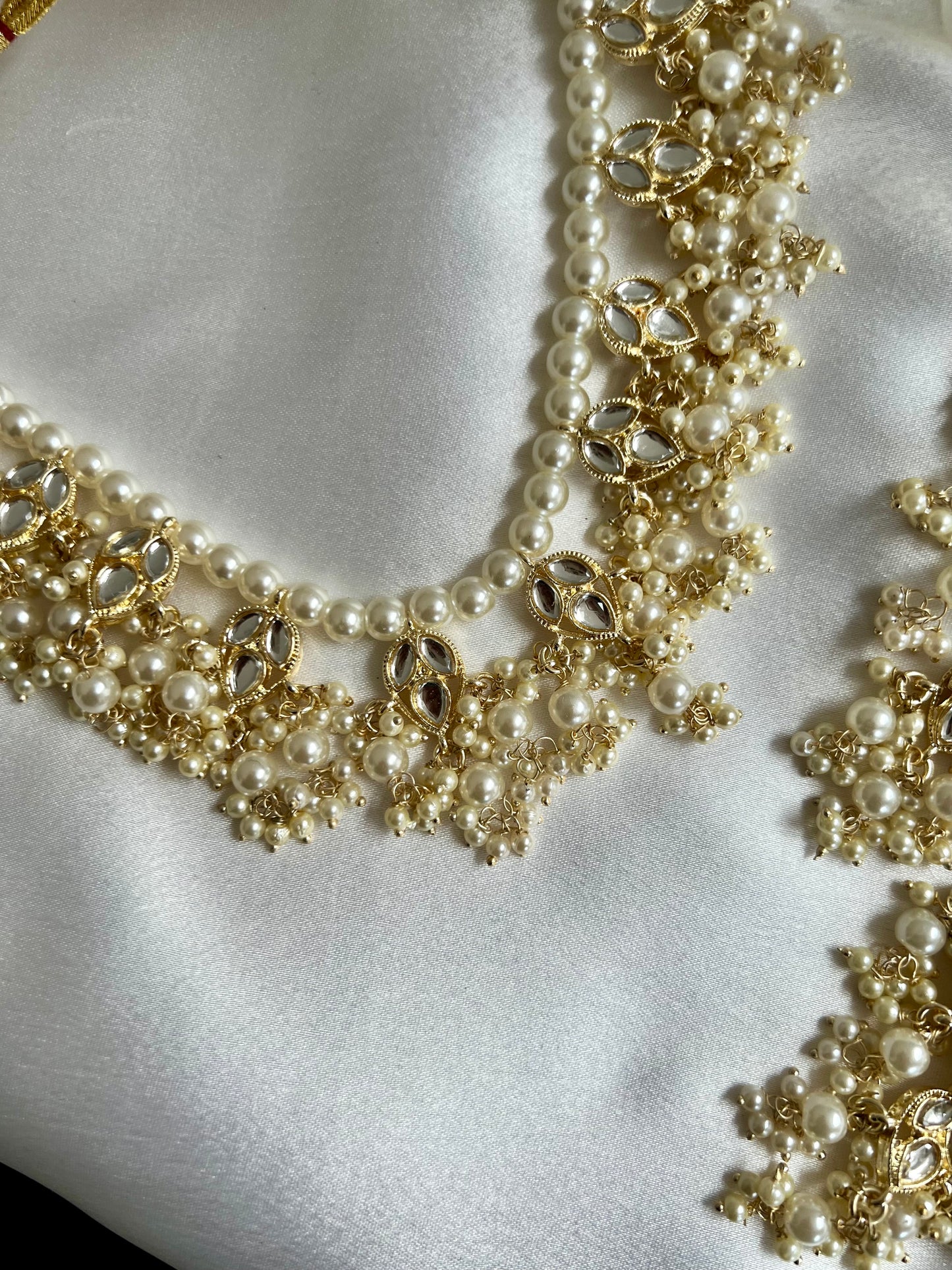 VAIRAVI - Kundan ivory pearl necklace set with matching earrings N3048