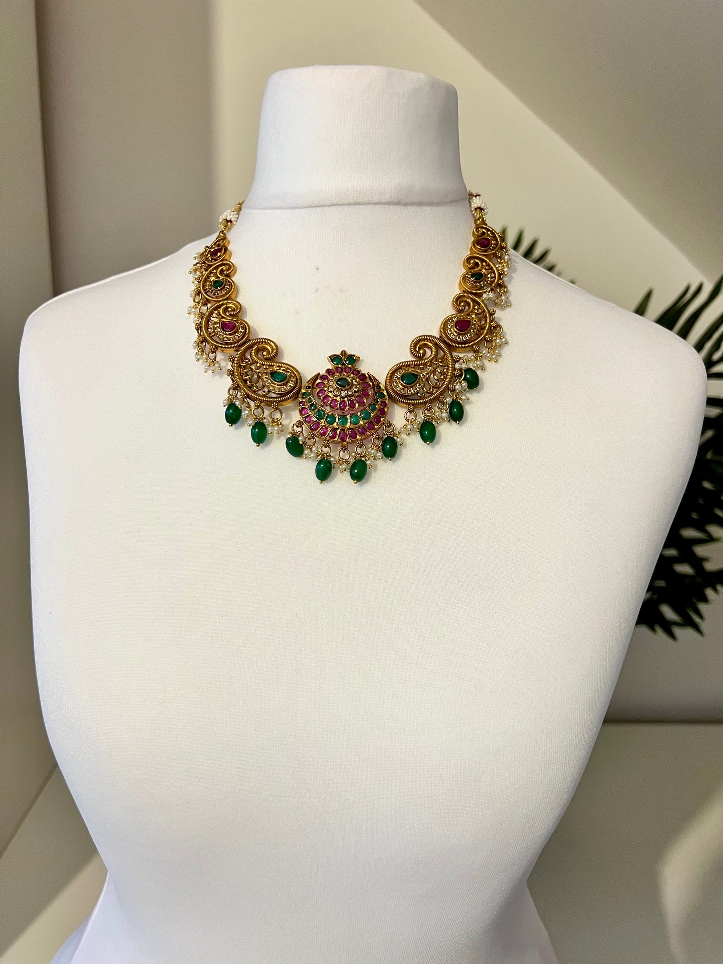 VITHUSHA - Antique style golden rubygreen necklace with small pearls and jhumkas N3248