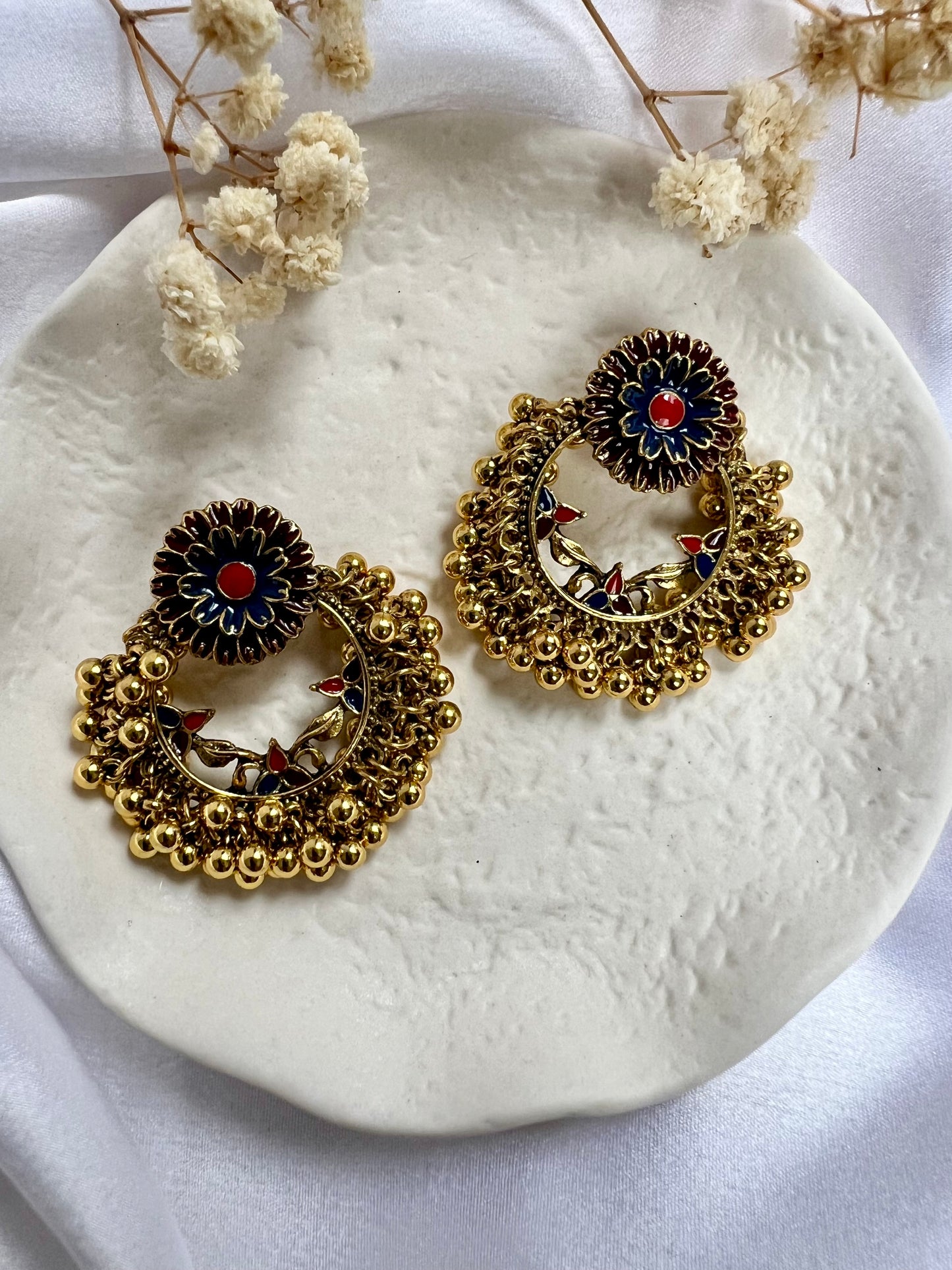 Round golden red and blue painted golden ball earrings E3069