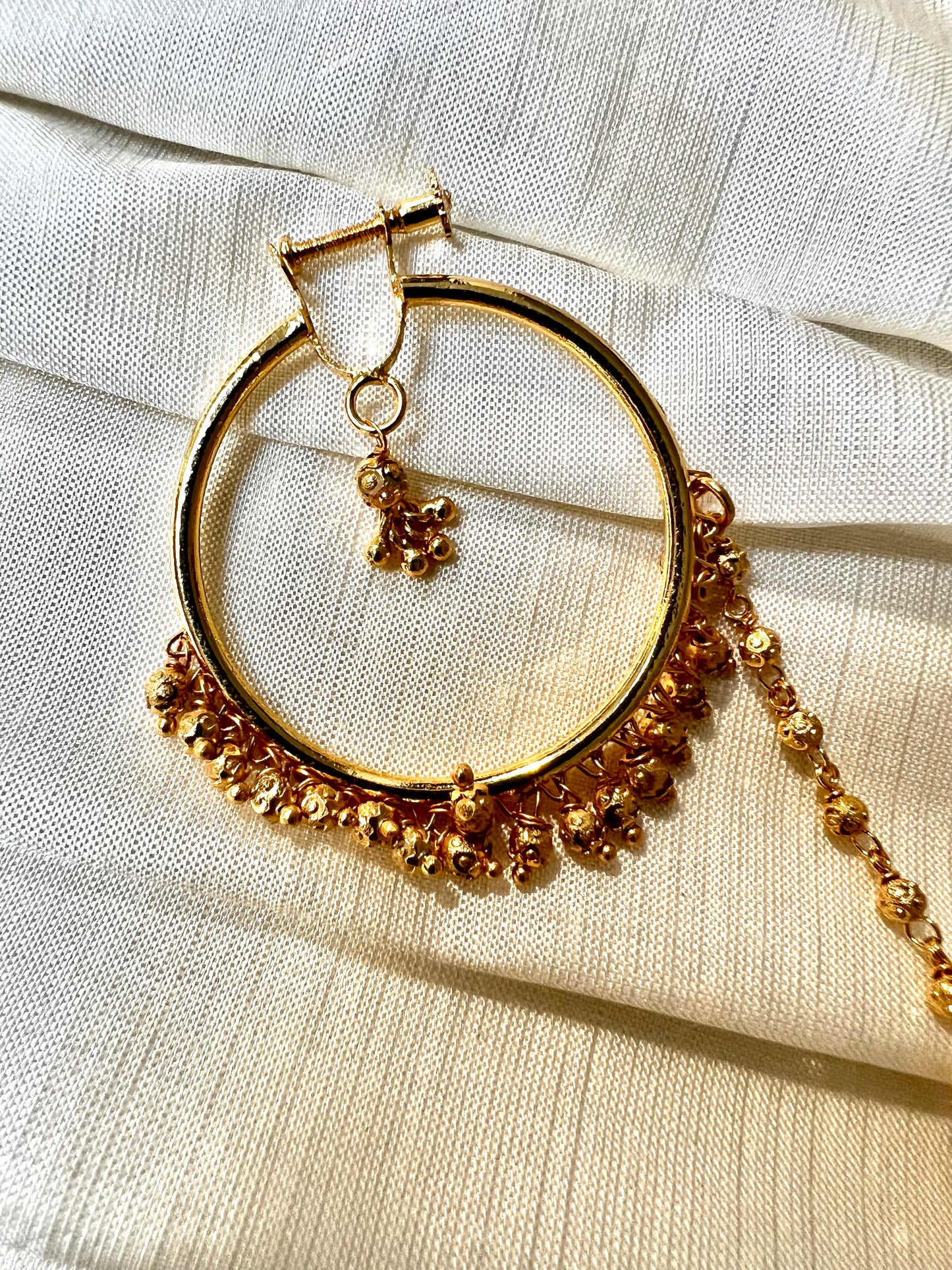Antique gold plated large hooped nosering with chain NR3017