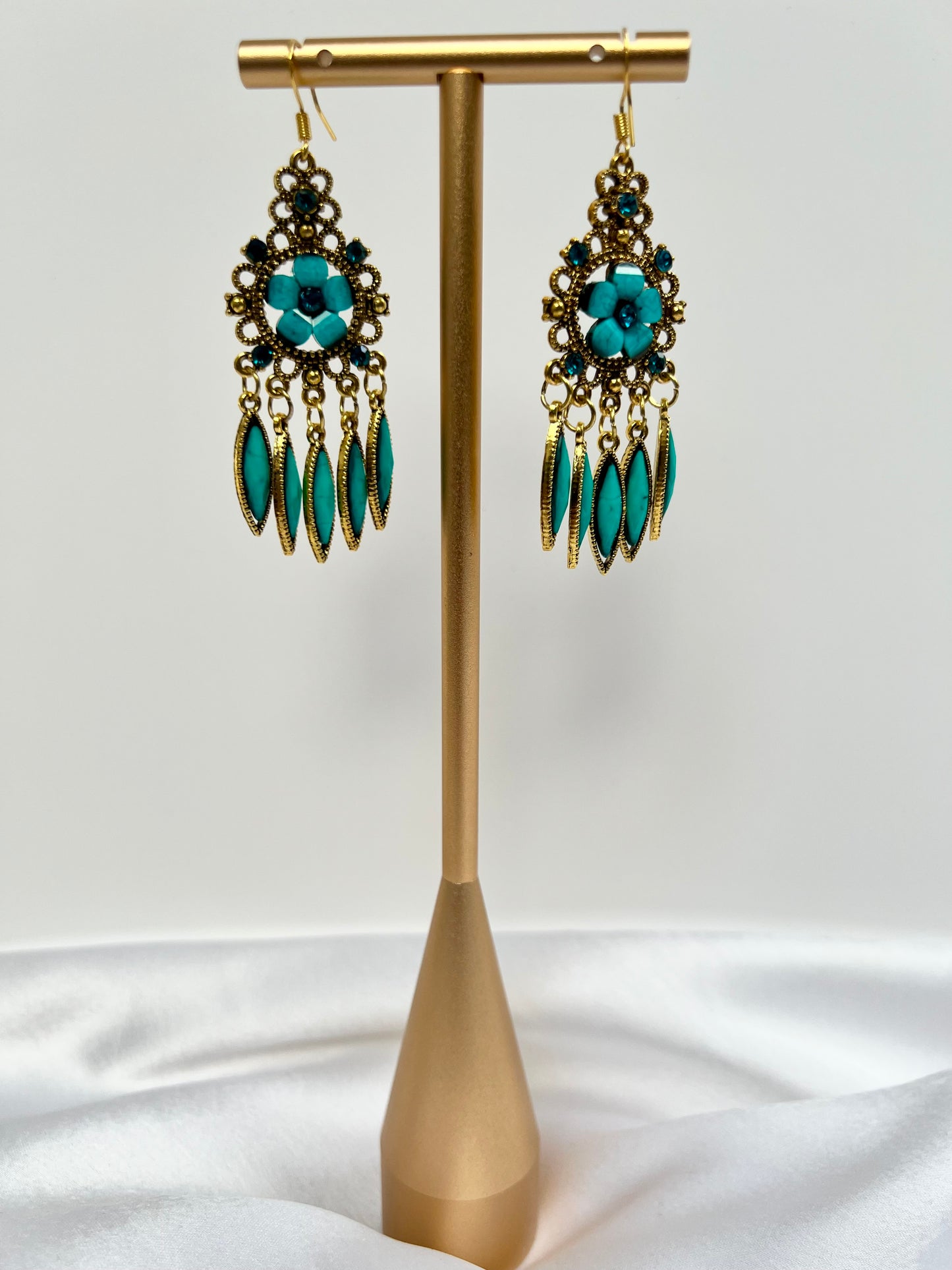 Long antique gold light blue earrings E3081