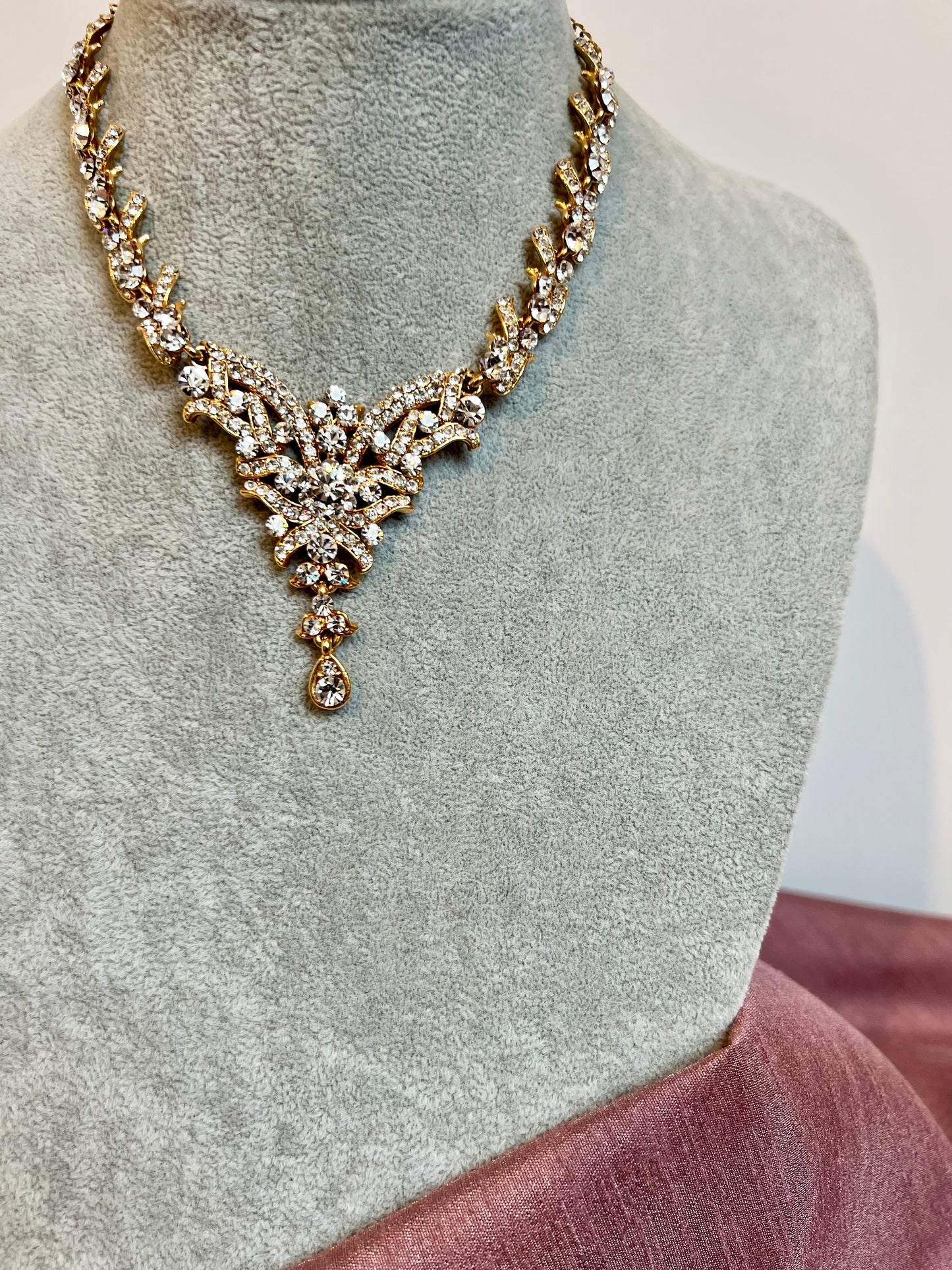 DARANYA - long antique style white stone necklace N3218