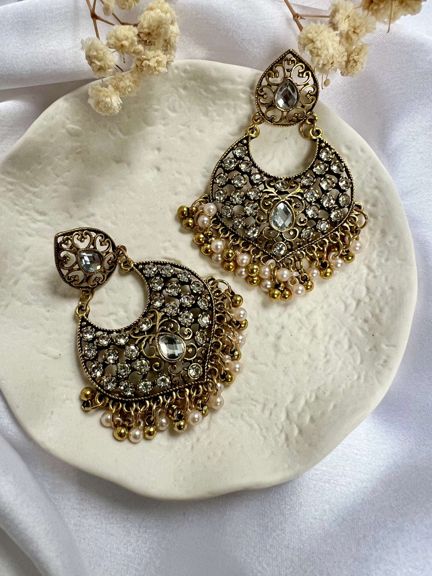 Antique golden white stoned flat earrings with  golden and white pearls E3059