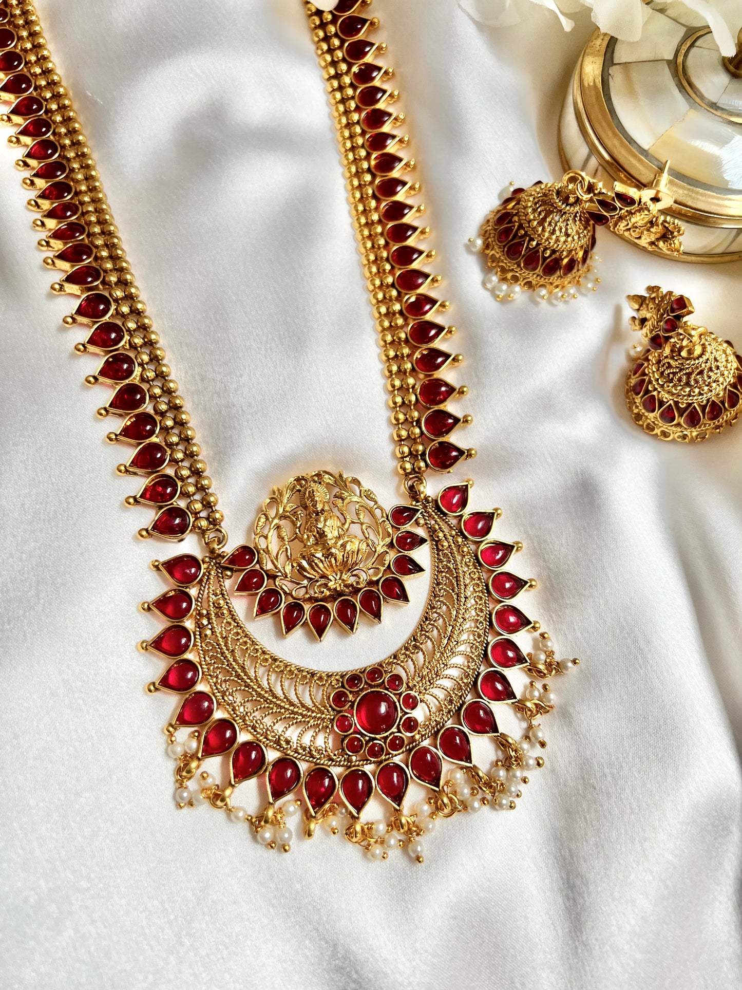 TAVANA - Antique temple ruby gold necklace set with matching earrings N3004