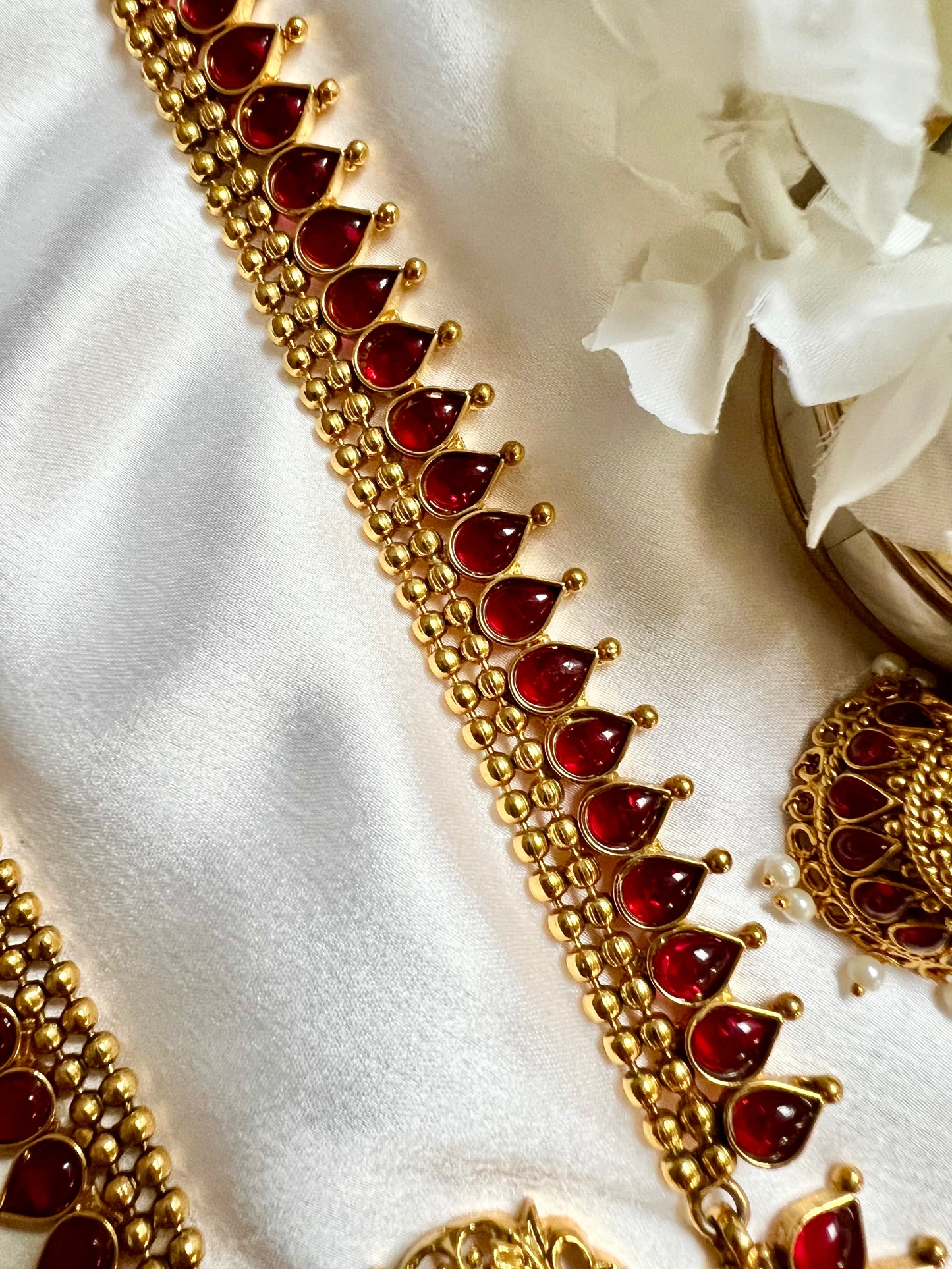 TAVANA - Antique temple ruby gold necklace set with matching earrings N3004