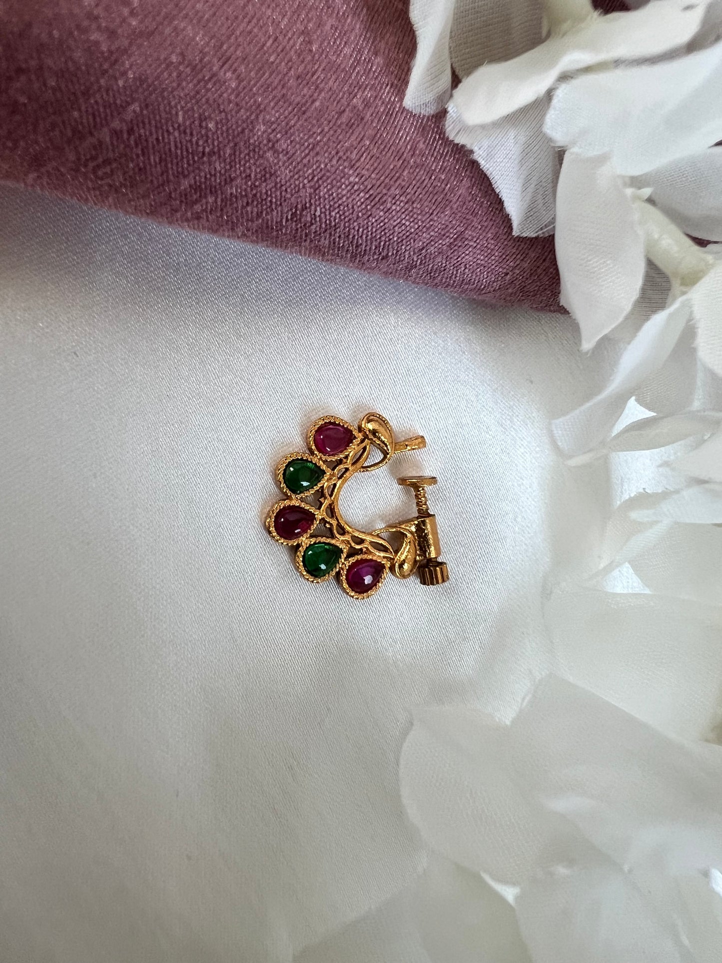 Antique classic rubygreen nosering NR3007