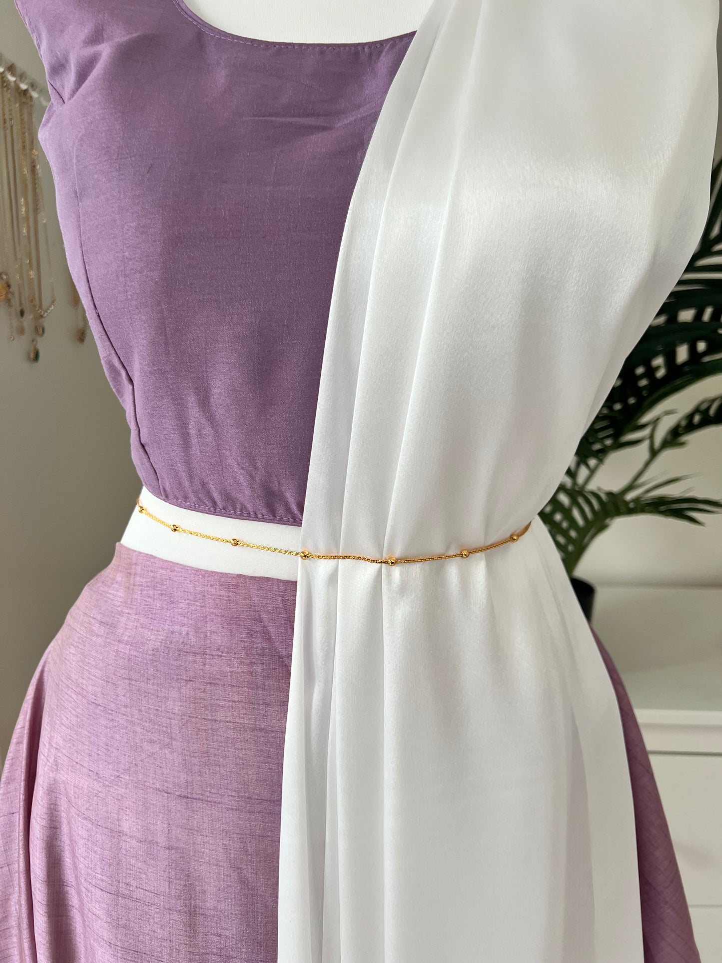 Simple gold plated waistchain embellishe with golden balls W3015