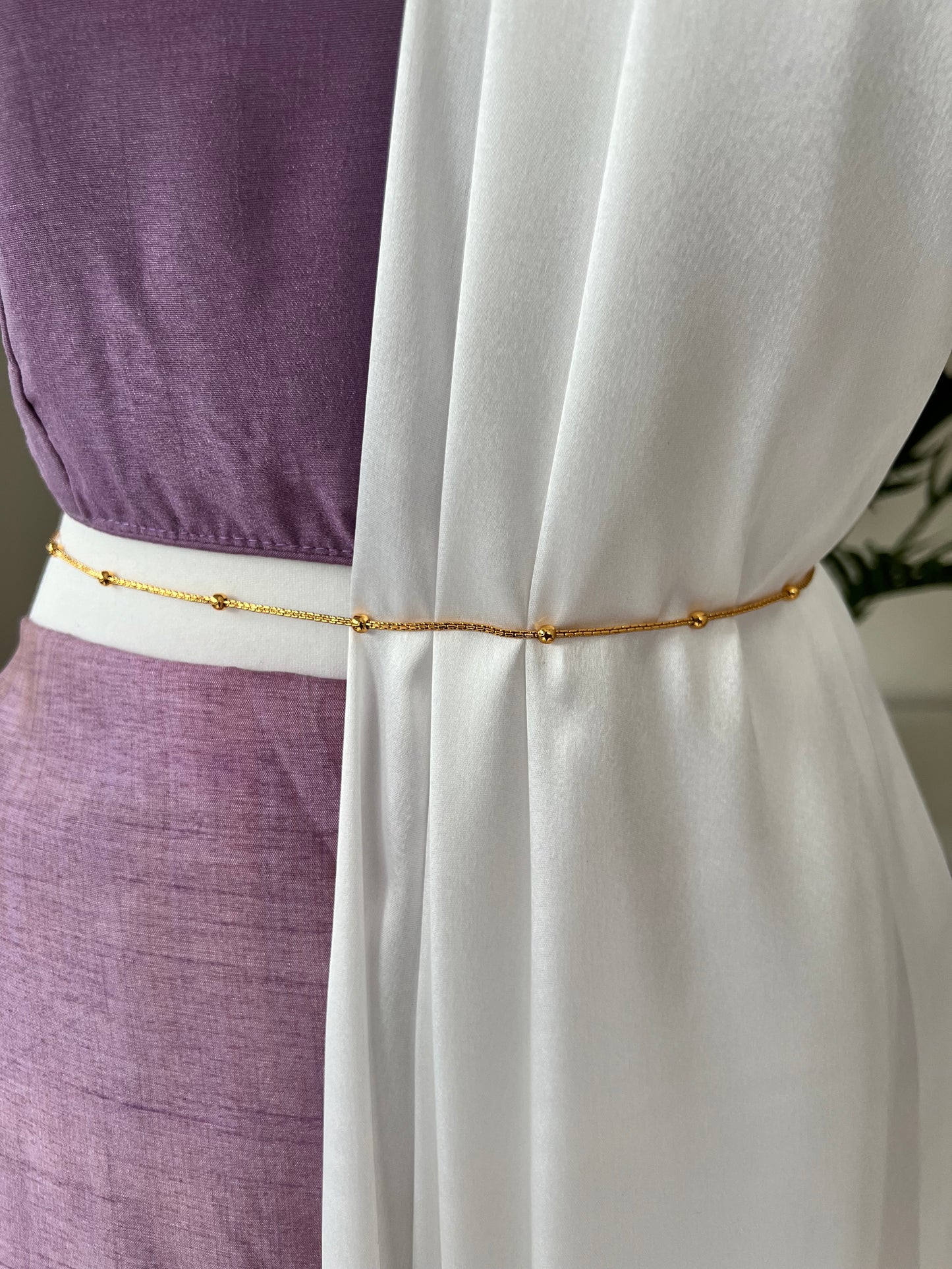 Simple gold plated waistchain embellishe with golden balls W3015