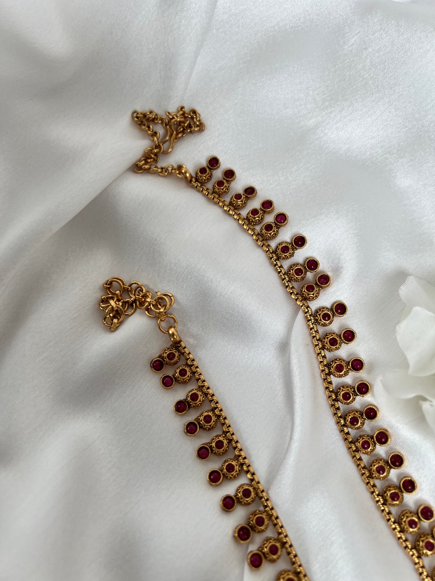 Antique waistchain with matte gold plating and ruby stones W3007