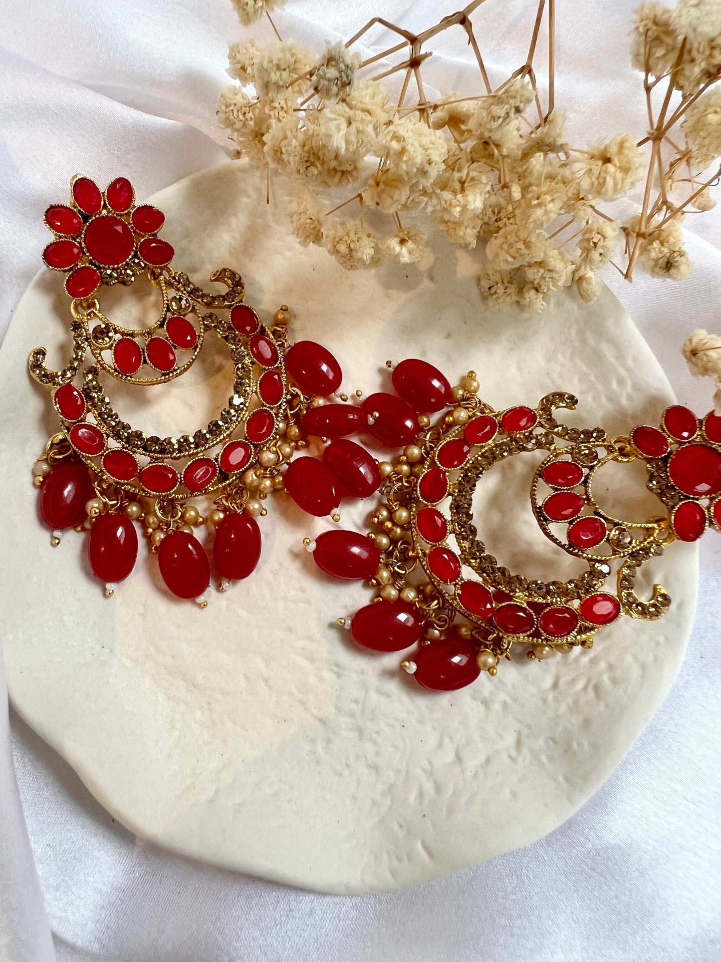 Magenta stoned golden big earrings with golden stones and pearls E3051