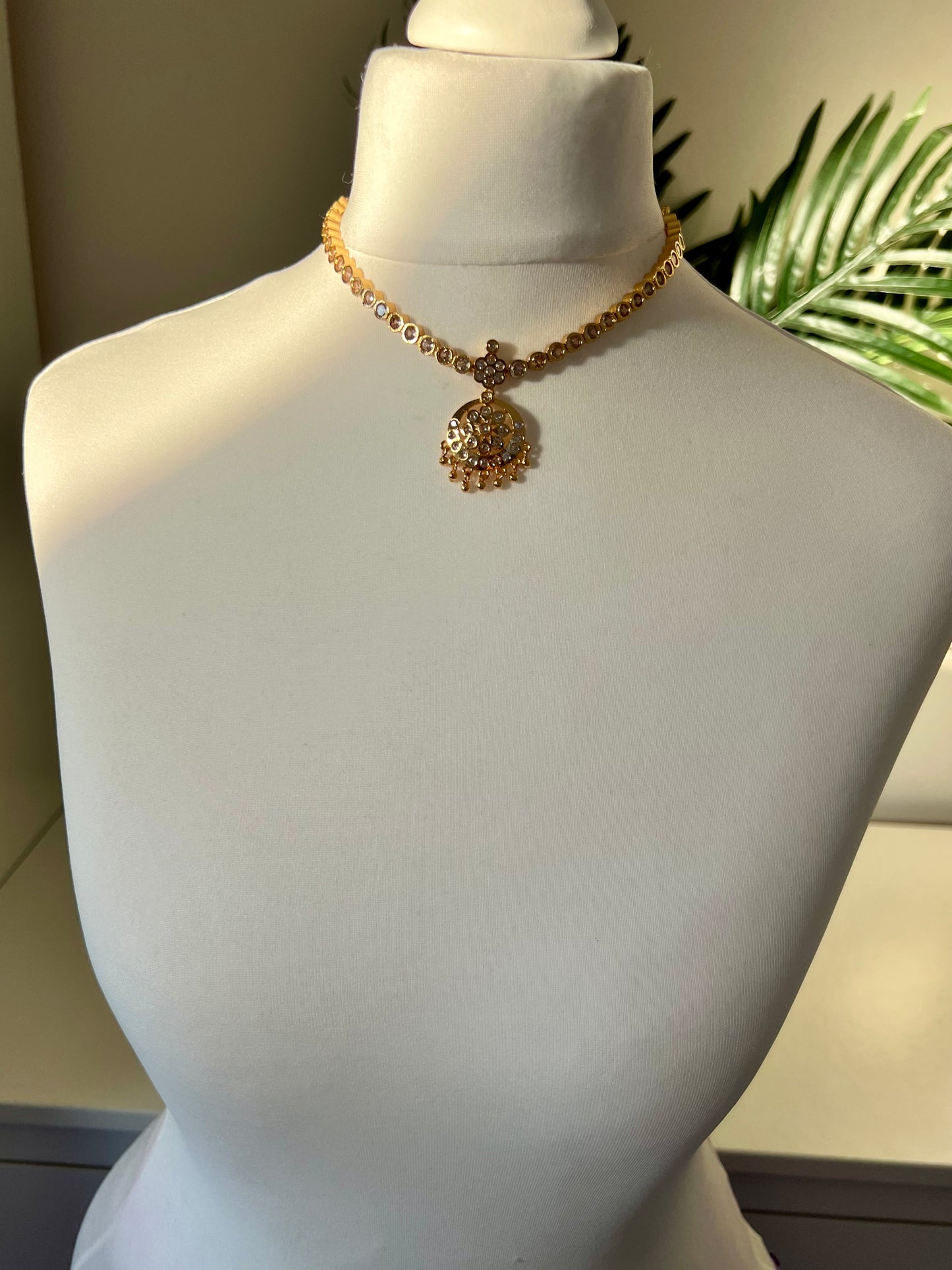 MALIGA - Short golden attigai with white stones N3158