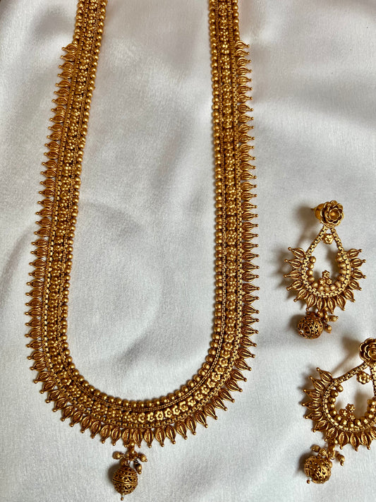 ISHA - Long bridal matte golden necklace set with long flat earrings N3195