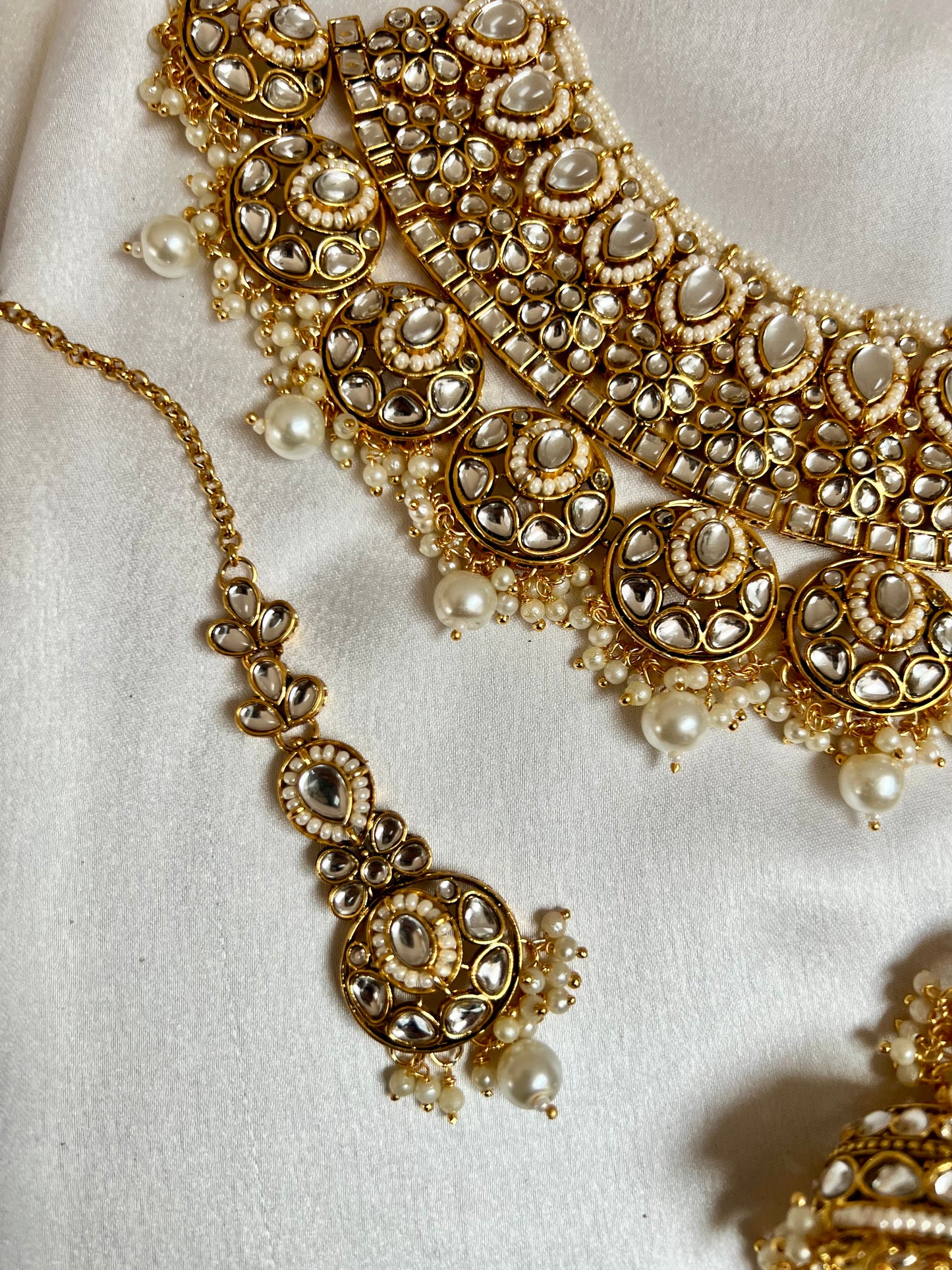 AVEENAS -Bridal high neck necklace set with earrings and tikka in white N3196