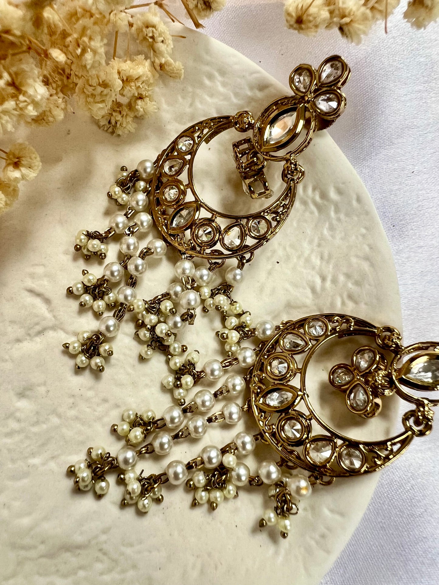 Simple flat mehndi plated earrings with pearls E3042