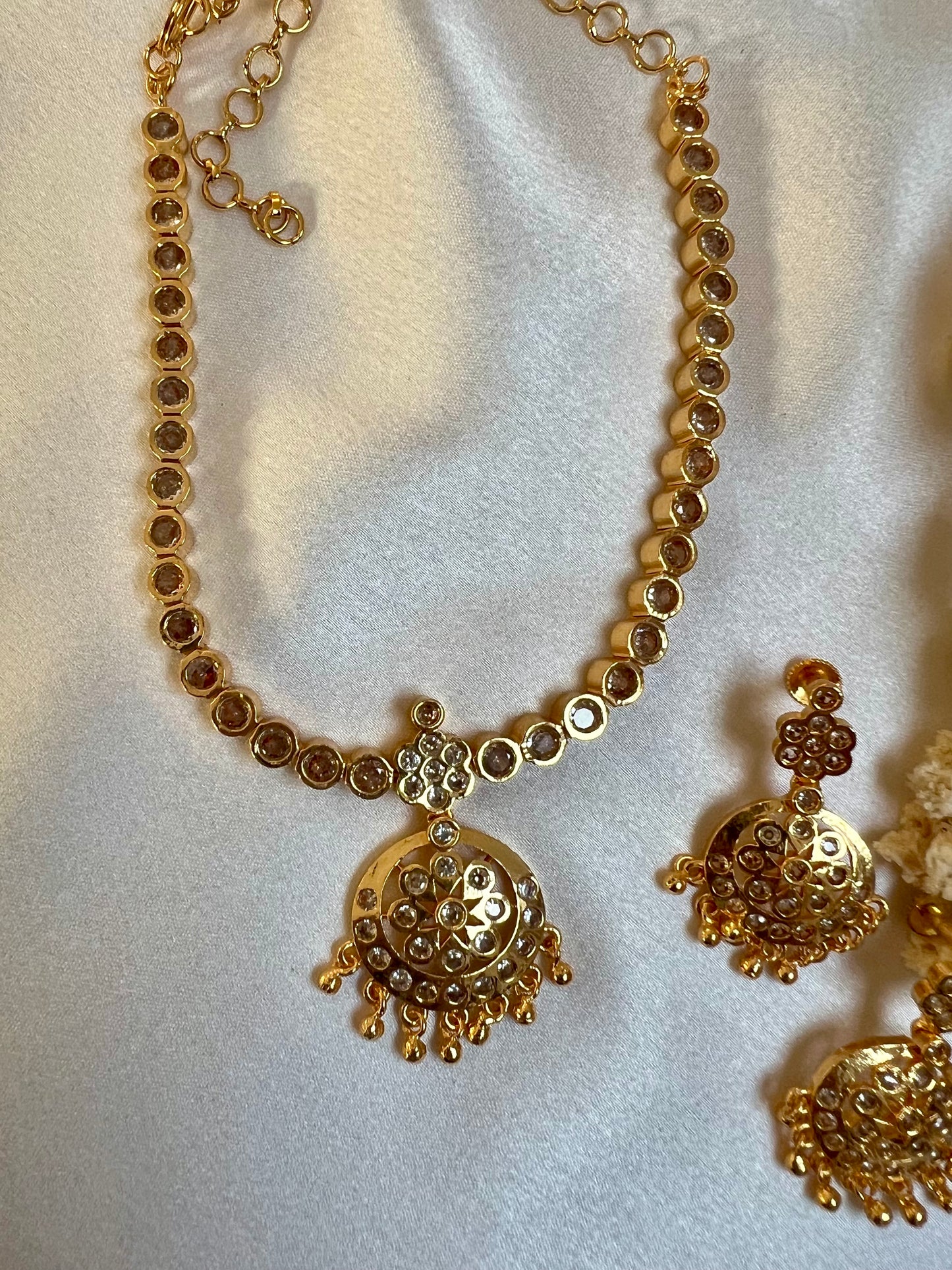 MALINI - Short golden attigai with white stones and matching earrings N3157