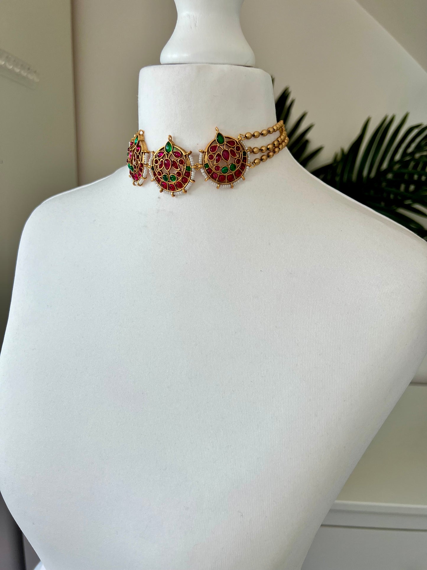 ARSHIYA - Traditional South Indian kemp moon choker with golden bead chains and earrings N3116