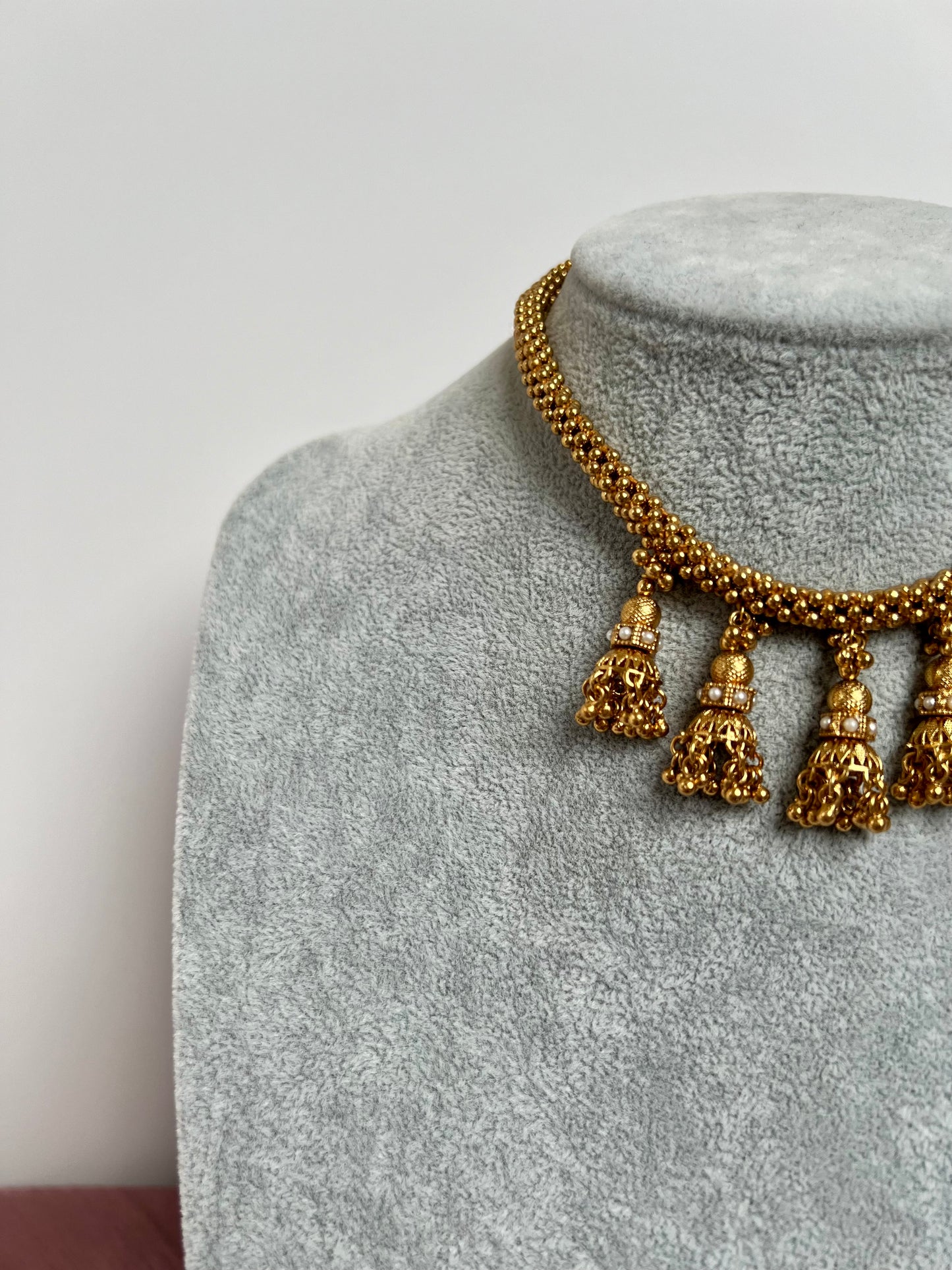 SIVAGAMI - Antique gold plated mala necklace with small earrings N3043