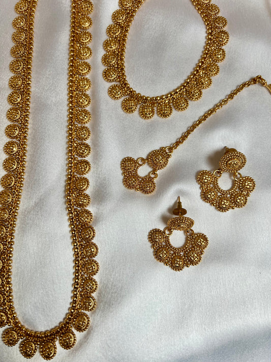 ARULIA- Long and short golden necklace set with flat earrings and tikka N3194