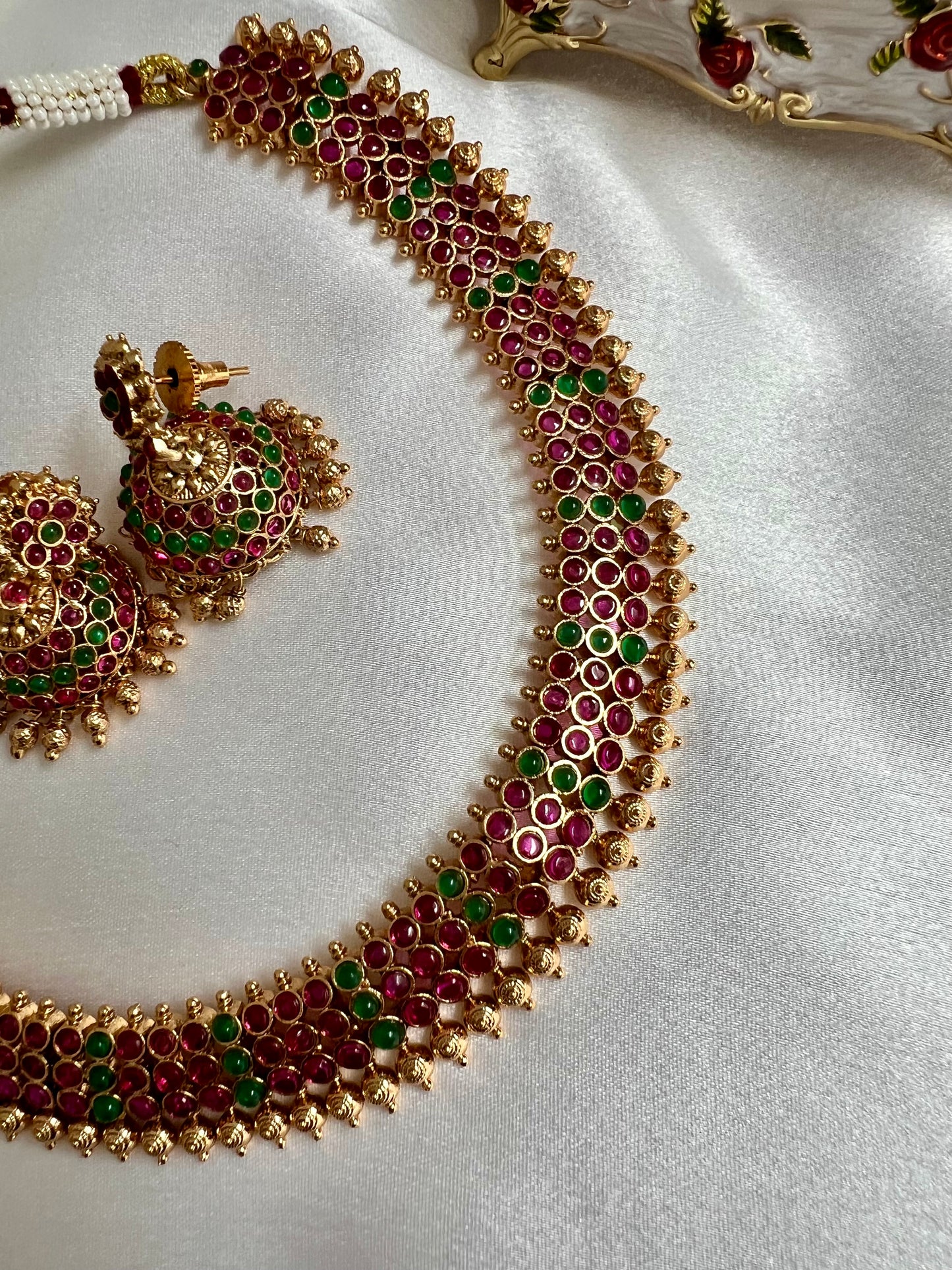 ABINAYA - Short antique rubygreen necklace band with jhumkas N3053