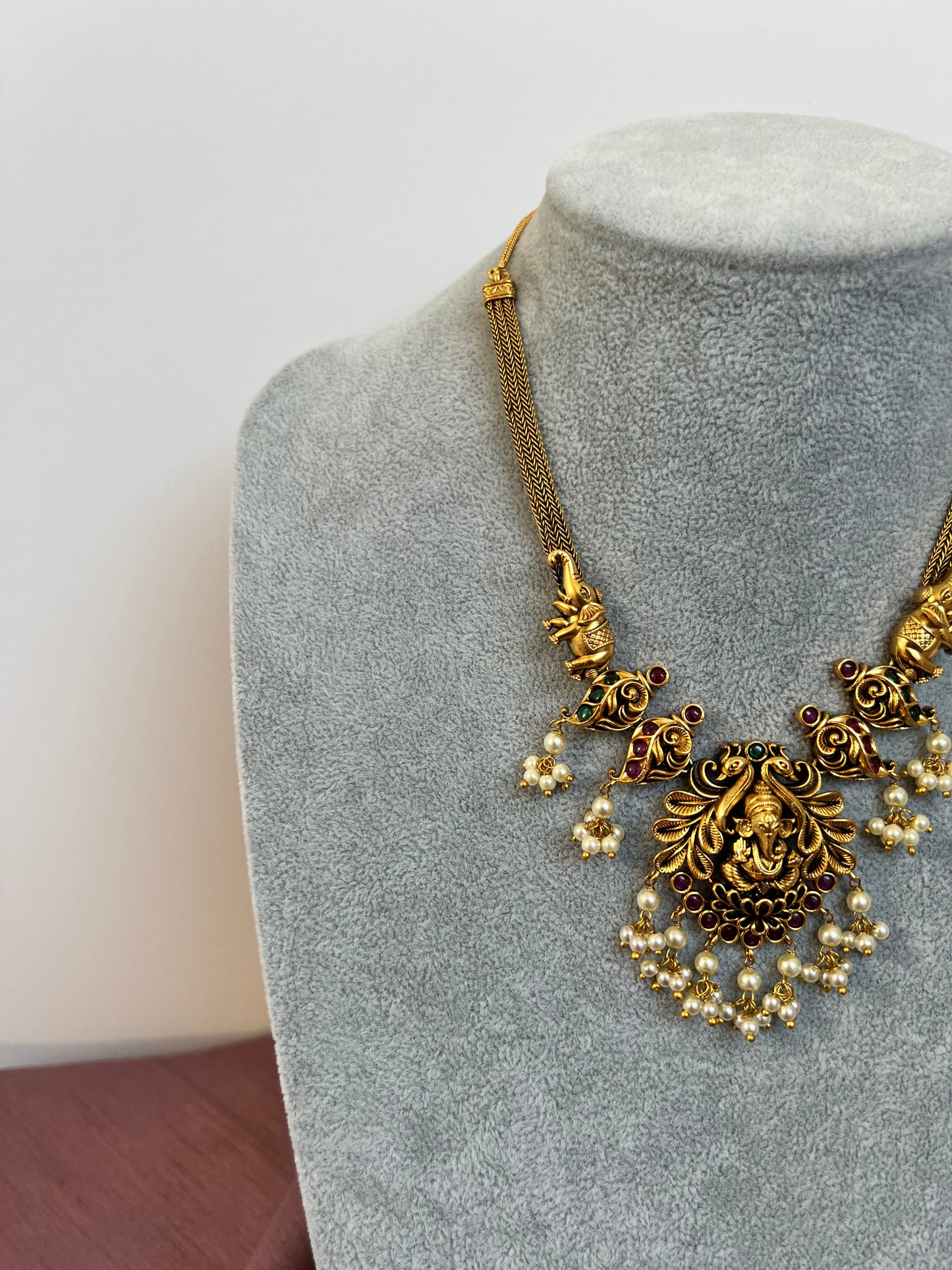 GANESH - Antique temple short matte gold plated necklace with earrings N3028