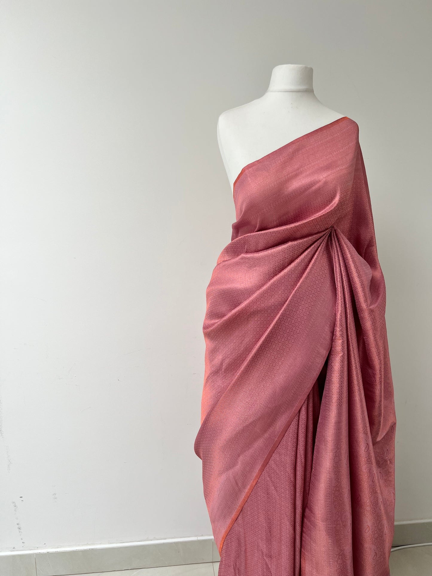Soft pink kubera silk saree comes with tassels and blouse piece attached S3009