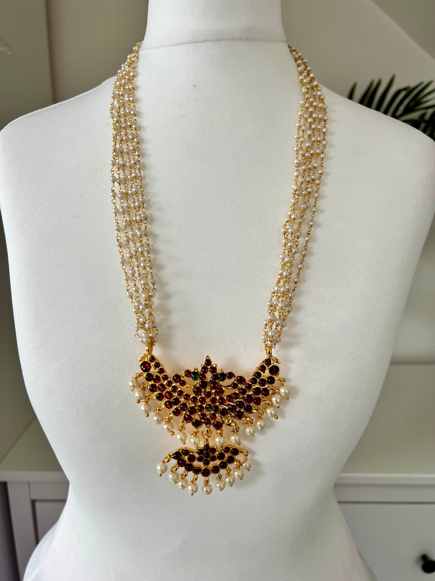 SSANVI - Long kemp style jewellery with white pearls N3105, N3103, N3104