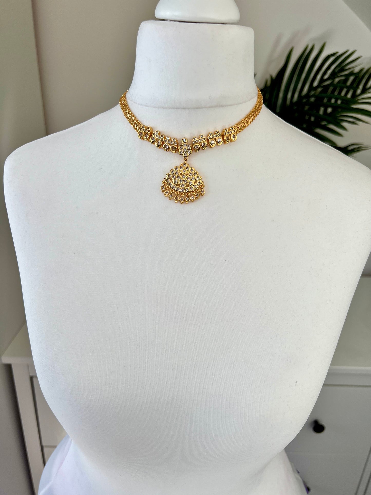 DIVYA - Traditional short golden white stoned attigai necklace N3138