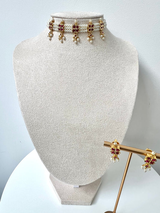 SUNDARI - Impon pearl choker in ruby and white with matching earrings N3303