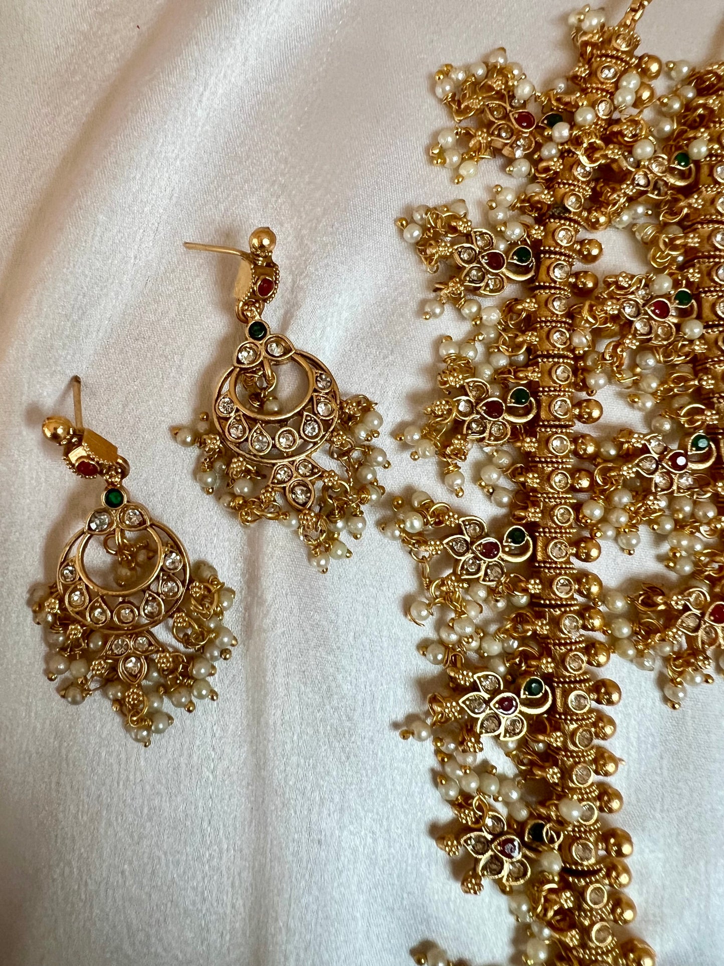 SANGI - Bridal Guttapusala long and short necklace with pearls and flat earrings and tikka N3185