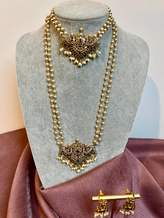 BIRUNTHA - Long and short pearl necklace in rubygreen with matching earrings N3176