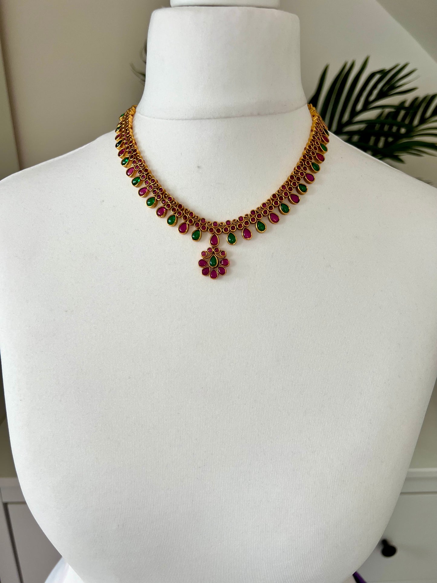 PAVITHRA - Antique rubygreen short necklace set with matching small earrings N3052