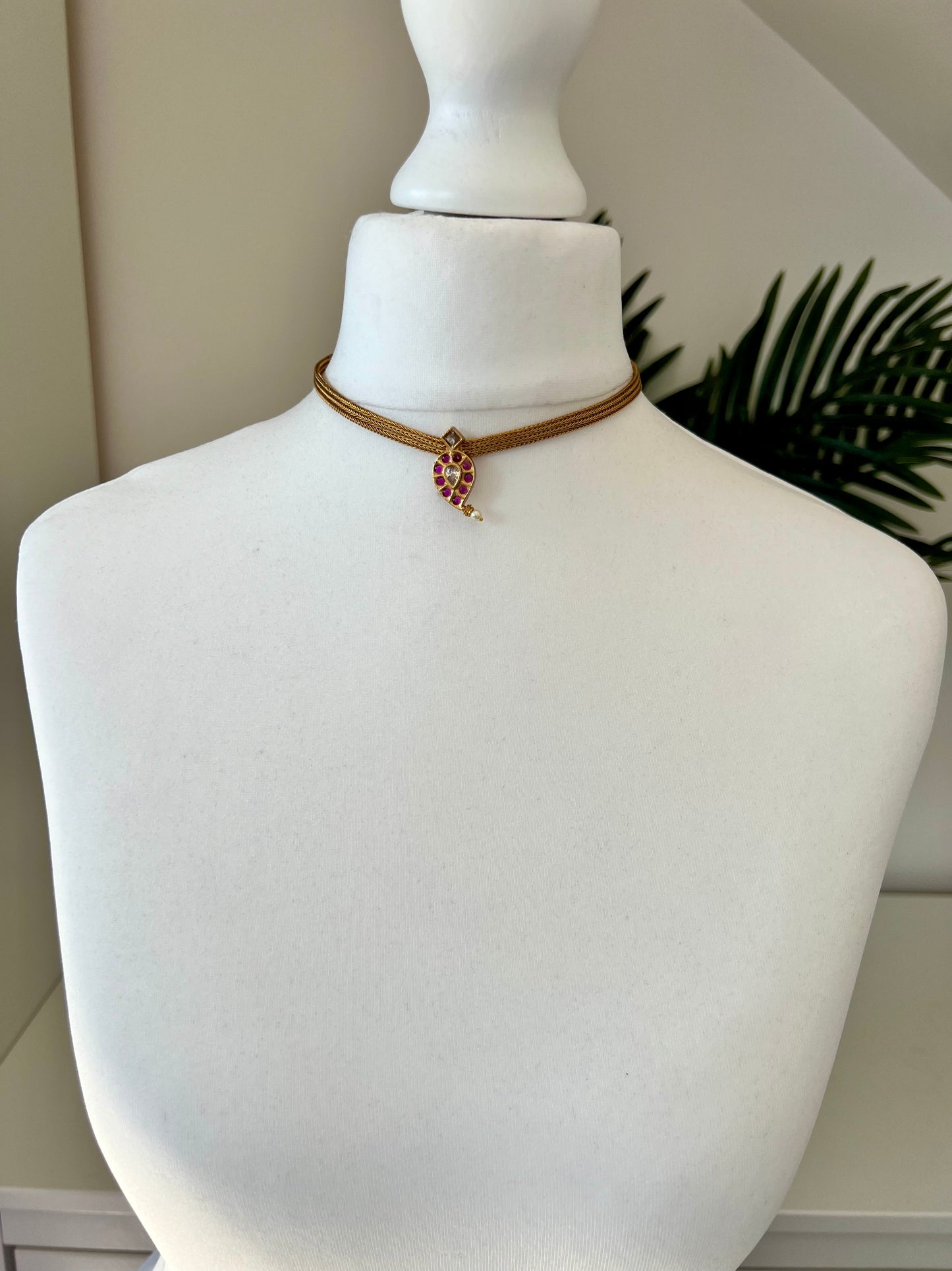 KIARA - Mango pendant gold choker necklace with small earrings N3115