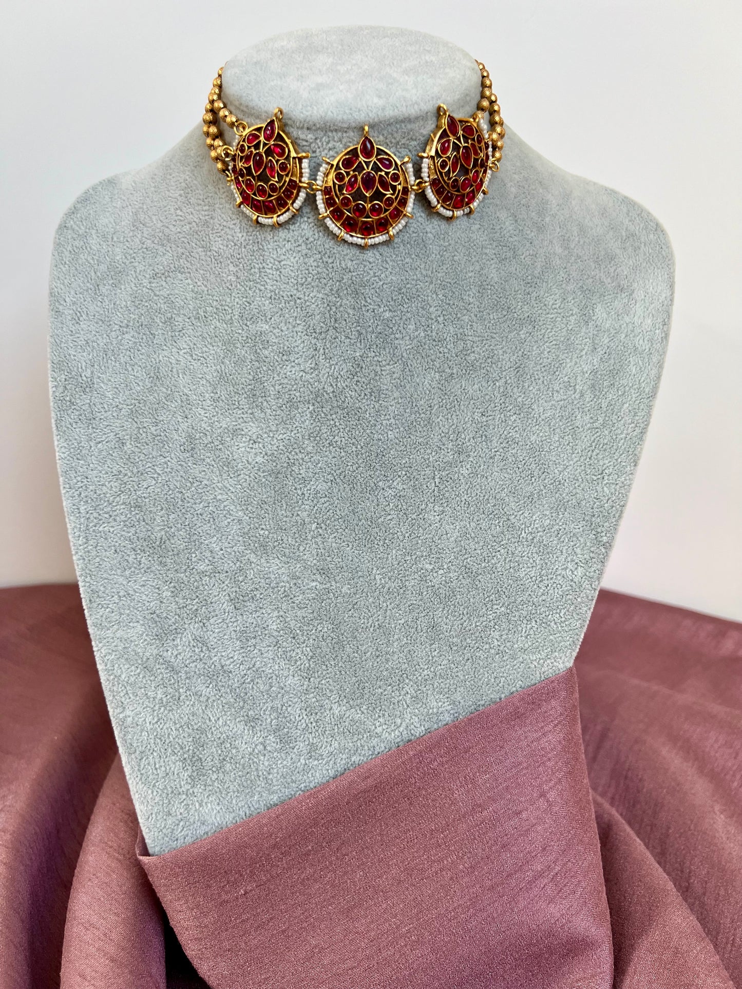 ARSHIYA - Traditional South Indian kemp moon choker with golden bead chains and earrings N3116