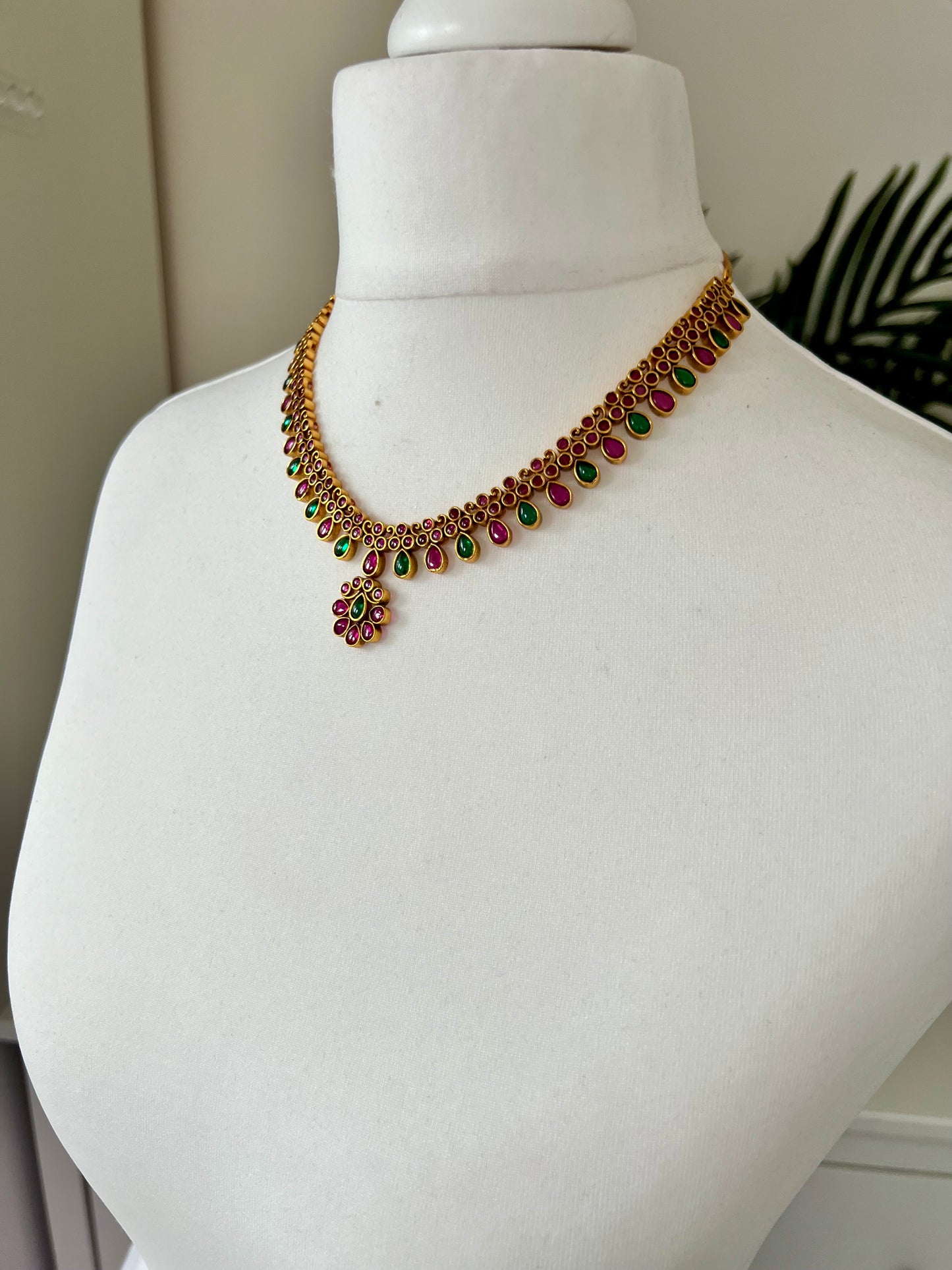 PAVITHRA - Antique rubygreen short necklace set with matching small earrings N3052