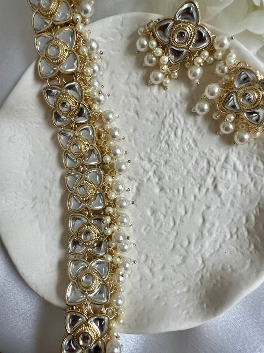 AVINYA - Kundan style choker necklace with white pearls and comes with matching earrings N3047