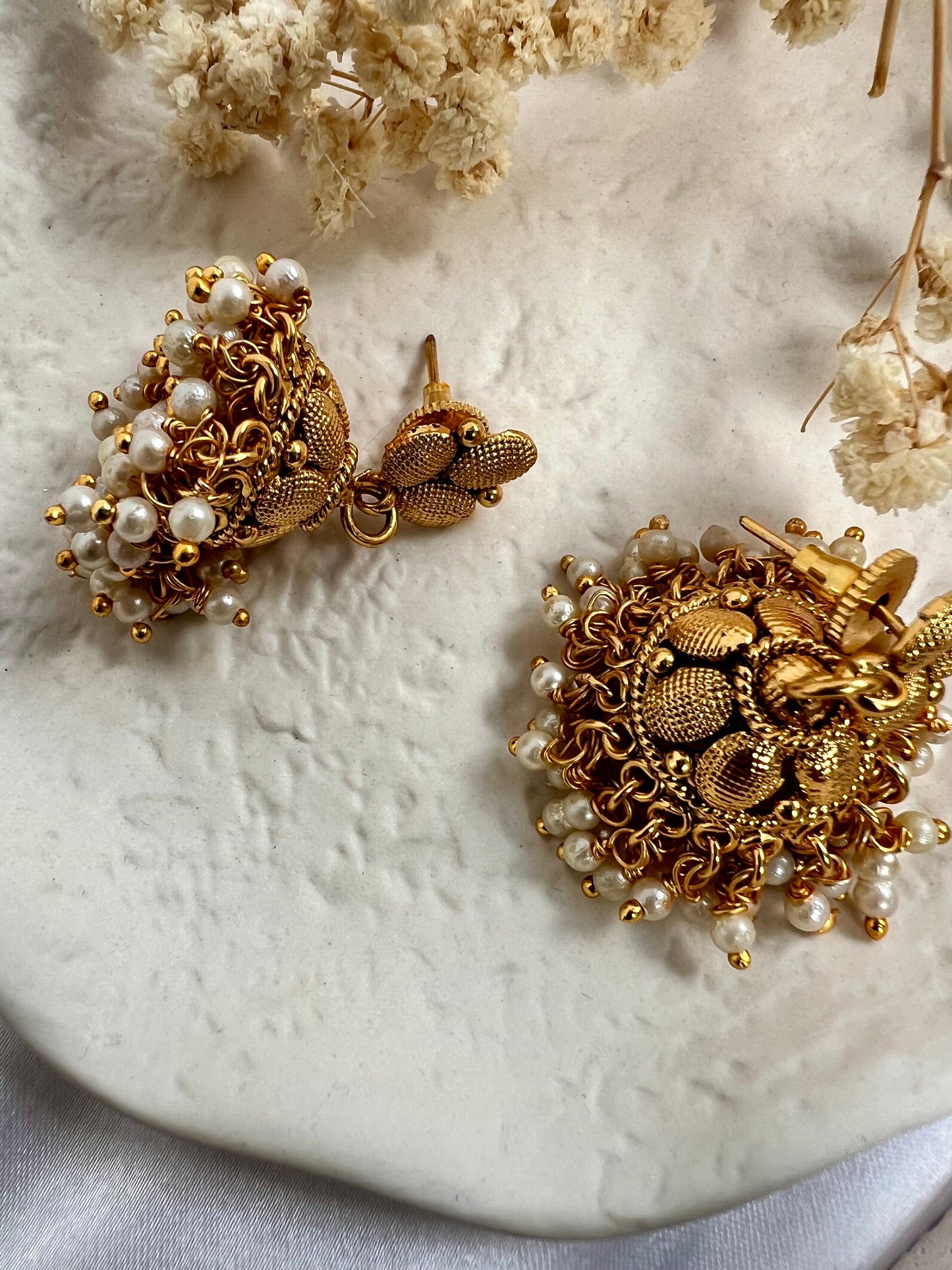 Antique plain gold plated earring E3018