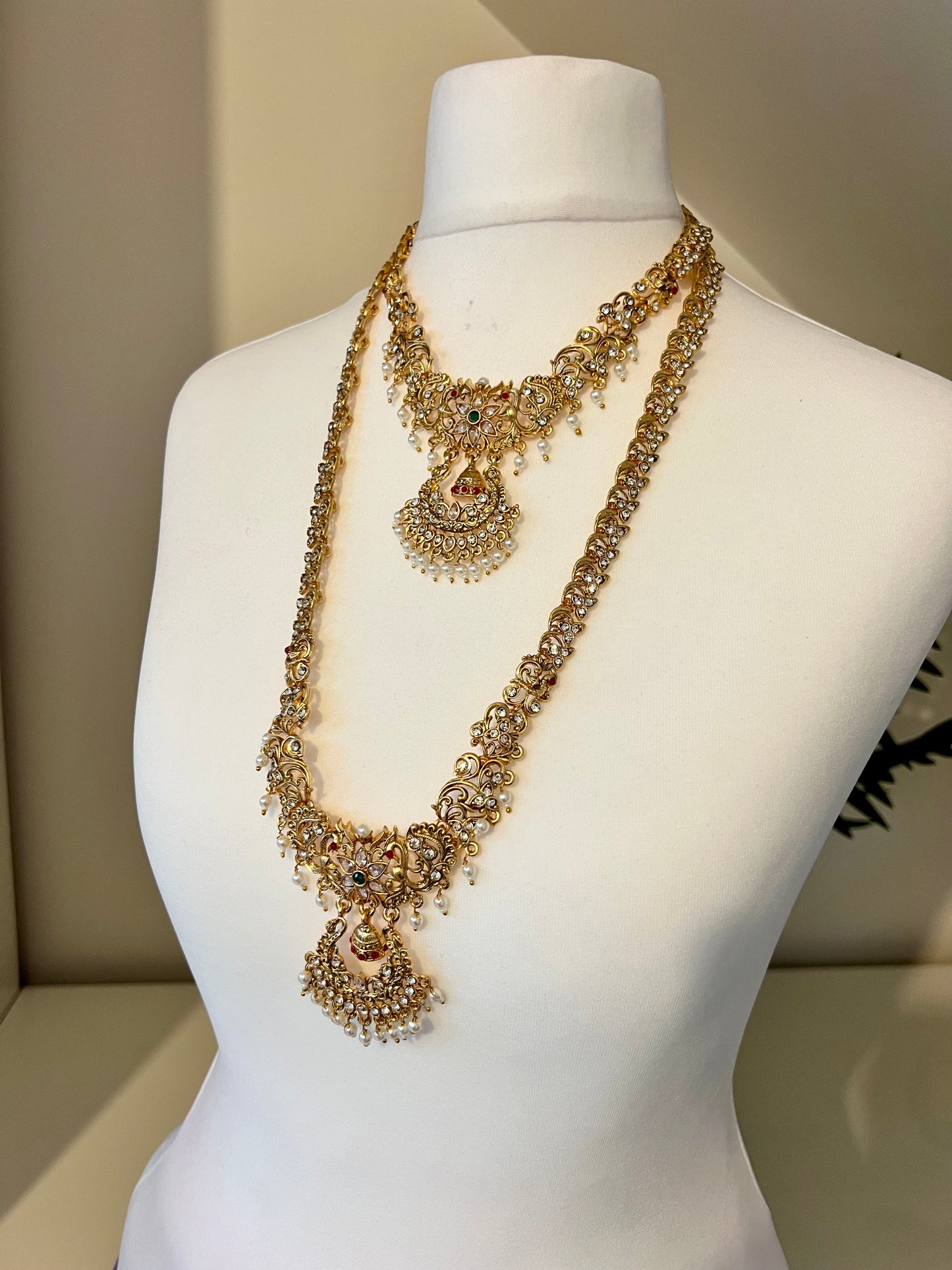 SABITHA - Long and short necklace set with matching earrings N3186