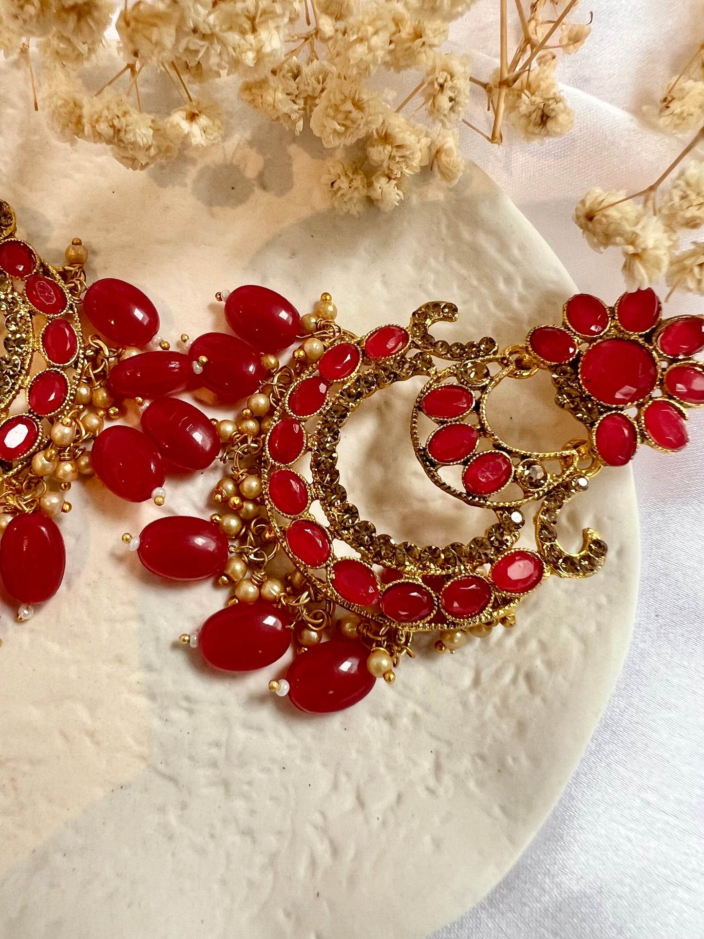 Magenta stoned golden big earrings with golden stones and pearls E3051