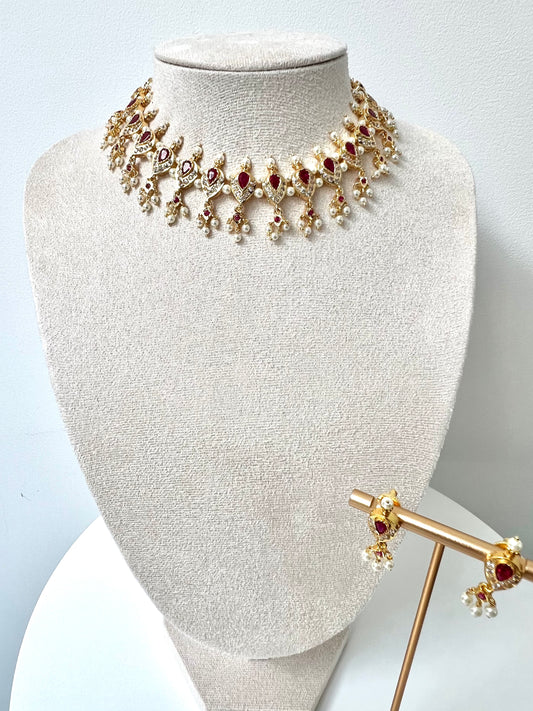 VASANTHA - Impon pearl short necklace in ruby and white N3308