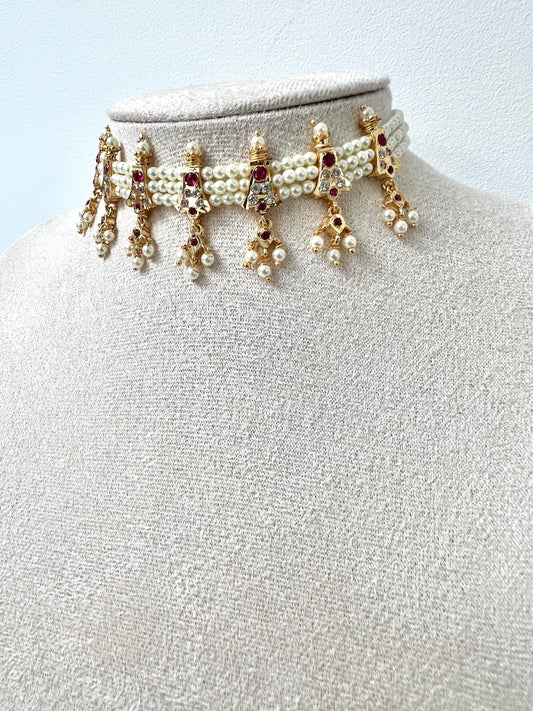 ARASI - Impon pearl choker in ruby and white with matching flat earrings N3304