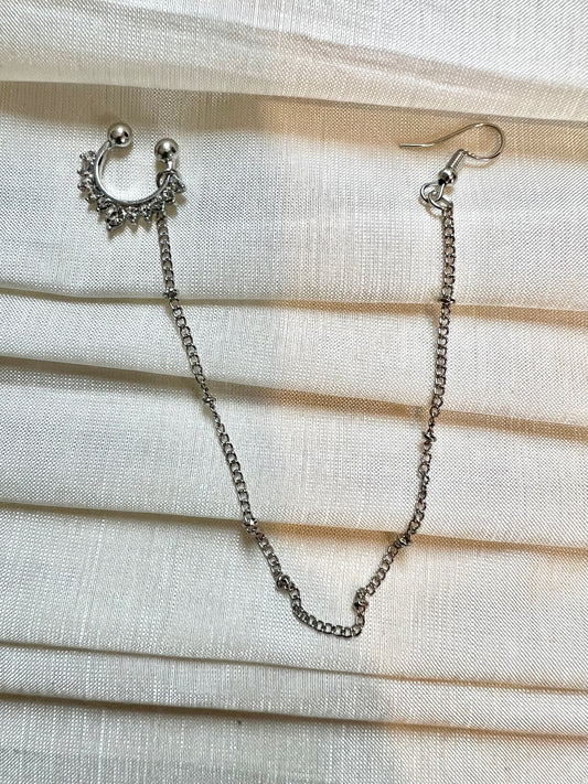Cz stoned septum nosering with a simple gold chain NR3048