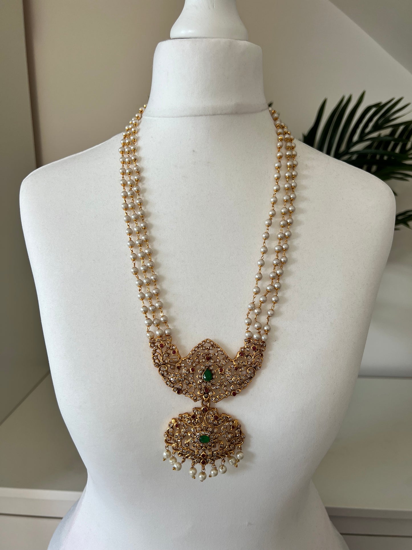 ILAVENI - Long pearl haram necklace with green stones N3159