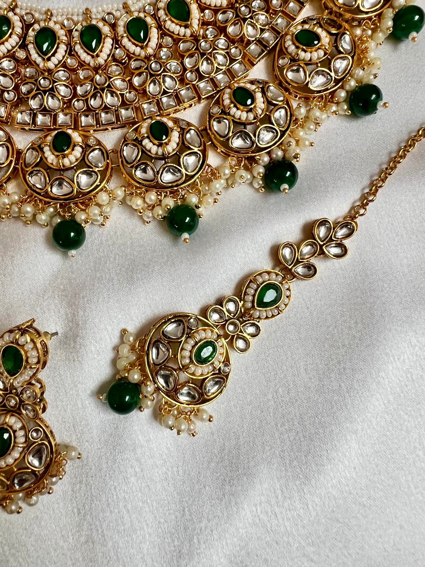 AVEENAS - Bridal high neck necklace set with earrings and tikka in green N3196