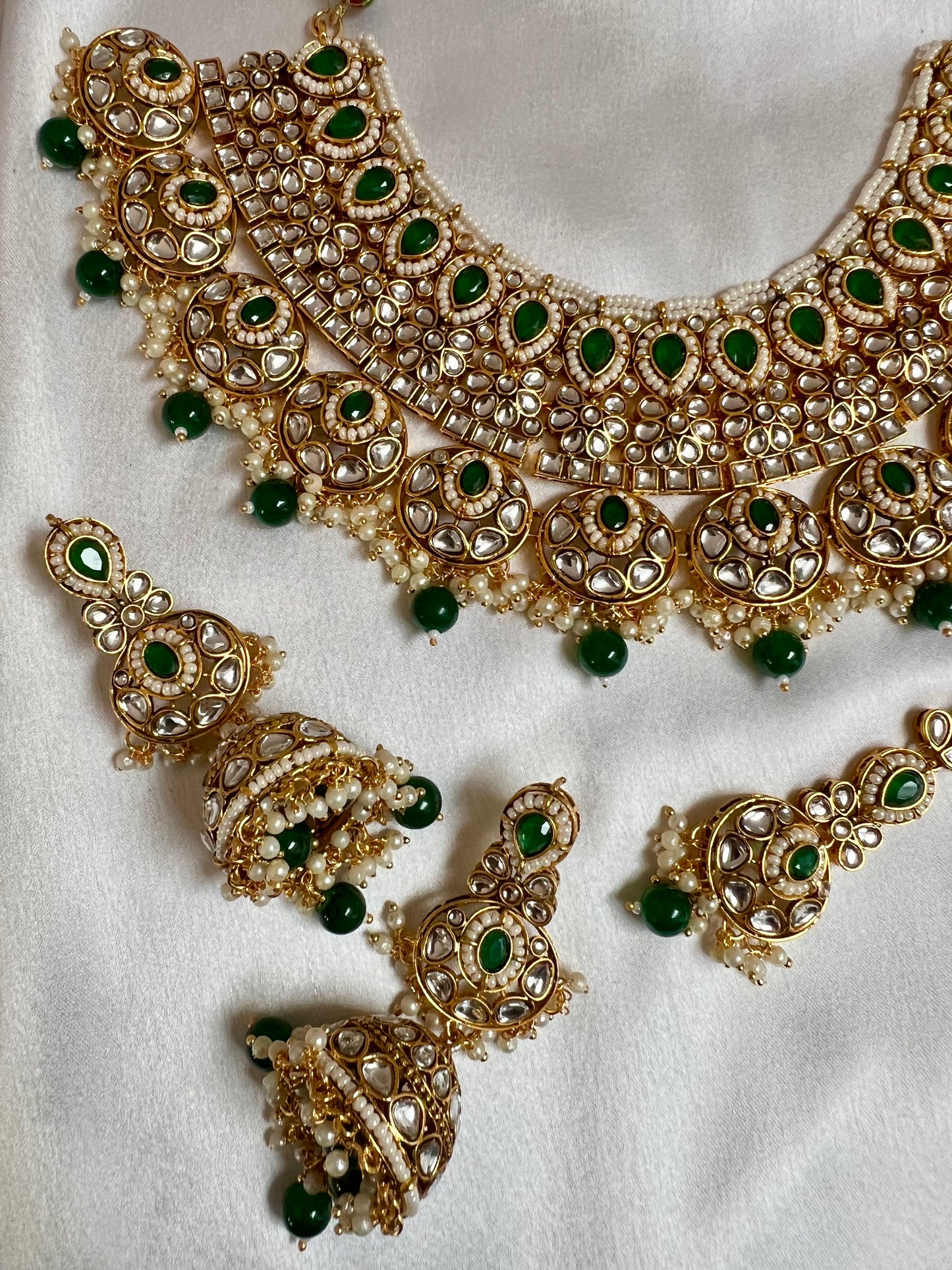 AVEENAS - Bridal high neck necklace set with earrings and tikka in green N3196