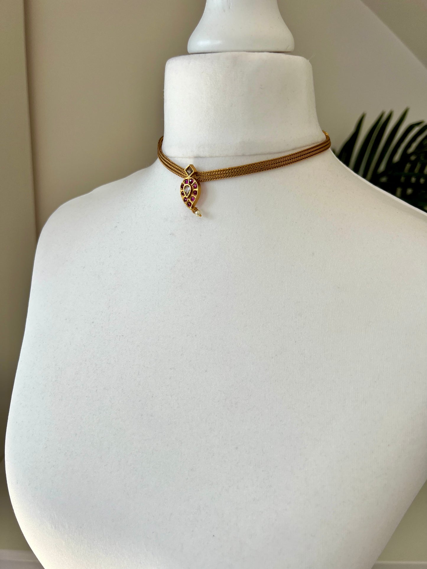 KIARA - Mango pendant gold choker necklace with small earrings N3115