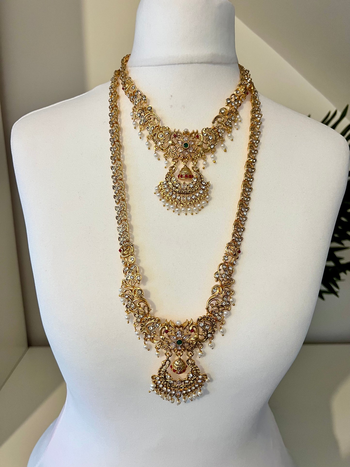 SABITHA - Long and short necklace set with matching earrings N3186