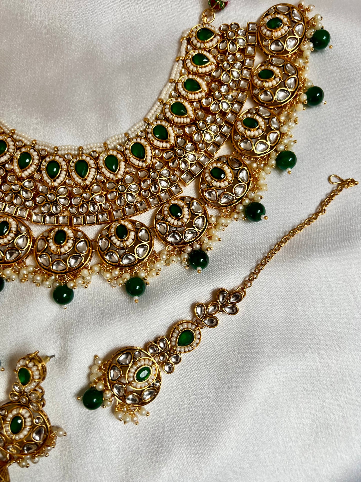 AVEENAS - Bridal high neck necklace set with earrings and tikka in green N3196