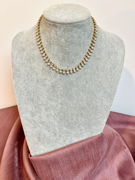 KANMANI - Simple short golden necklace with pearls N3210